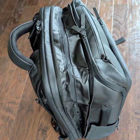 Nomatic Travel Pack 20L Expands to 30L Backpack - Picture 8 of 16